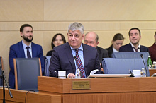 Начальник столичного полицейского Главка выступил перед депутатами Московской городской Думы